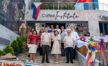 Filipin Lezzetleri Öğrenci ve Diplomatları Bir Araya Getirdi 
